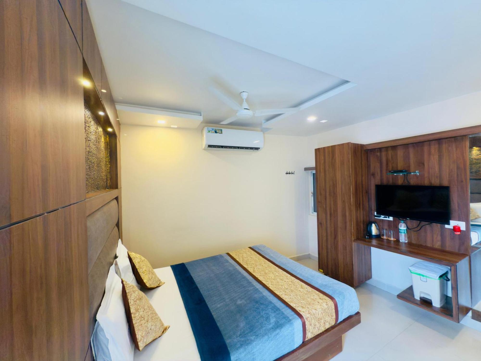 The Hydel Park - Business Class - Near Railway Station Hotel