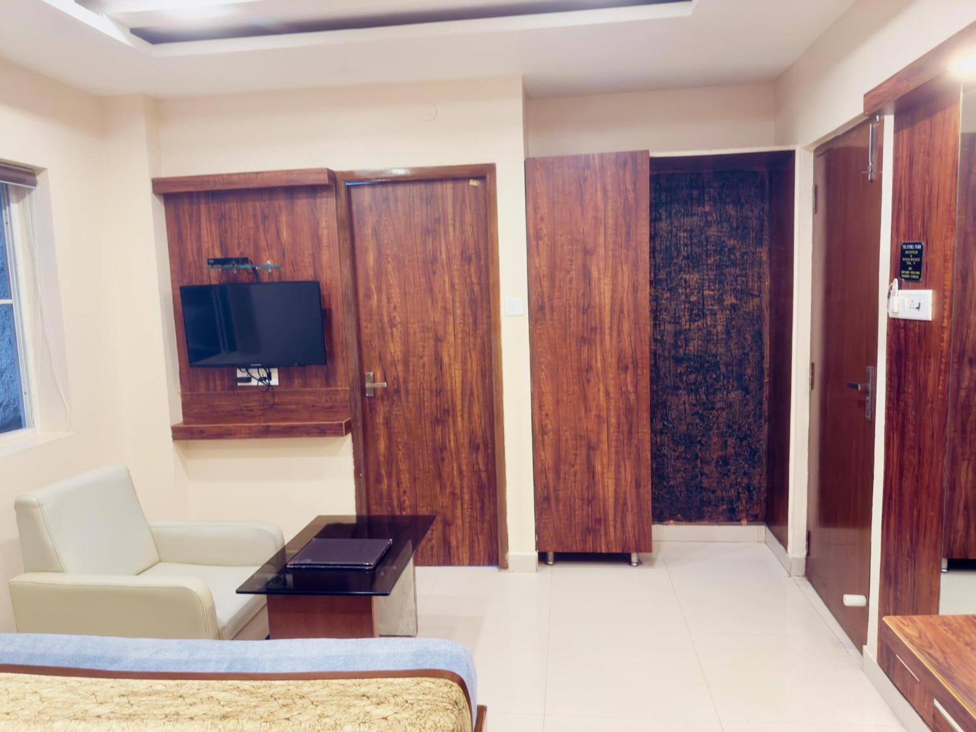 The Hydel Park - Business Class - Near Railway Station